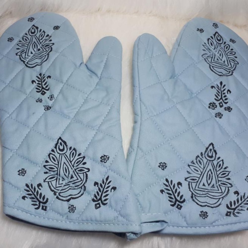 Hand printed oven mitts. New.